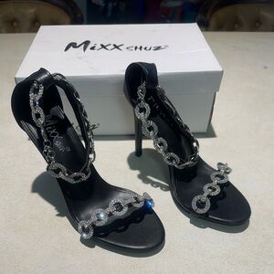 Mixx Shuz Black Open Toe with Circular Embellished Rhinestone Chain Size 9 Bling